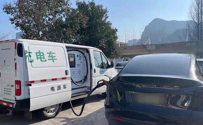 管城回族区汽车搭电
